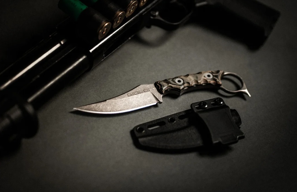 Survival knife with sheath